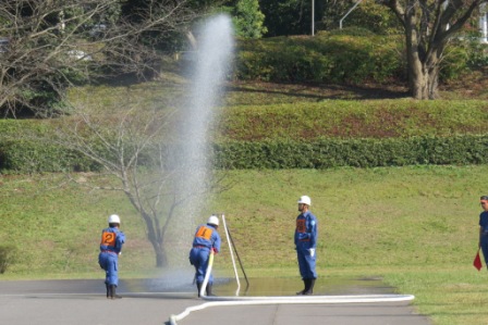 第65回茨城県消防ポンプ操法競技大会県南北部地区大会06 /></p>
<p style=