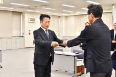 R7.10.29 自衛官募集相談員委嘱状交付式1