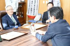 R8.1.13 水産製品品評会受賞者表敬訪問2