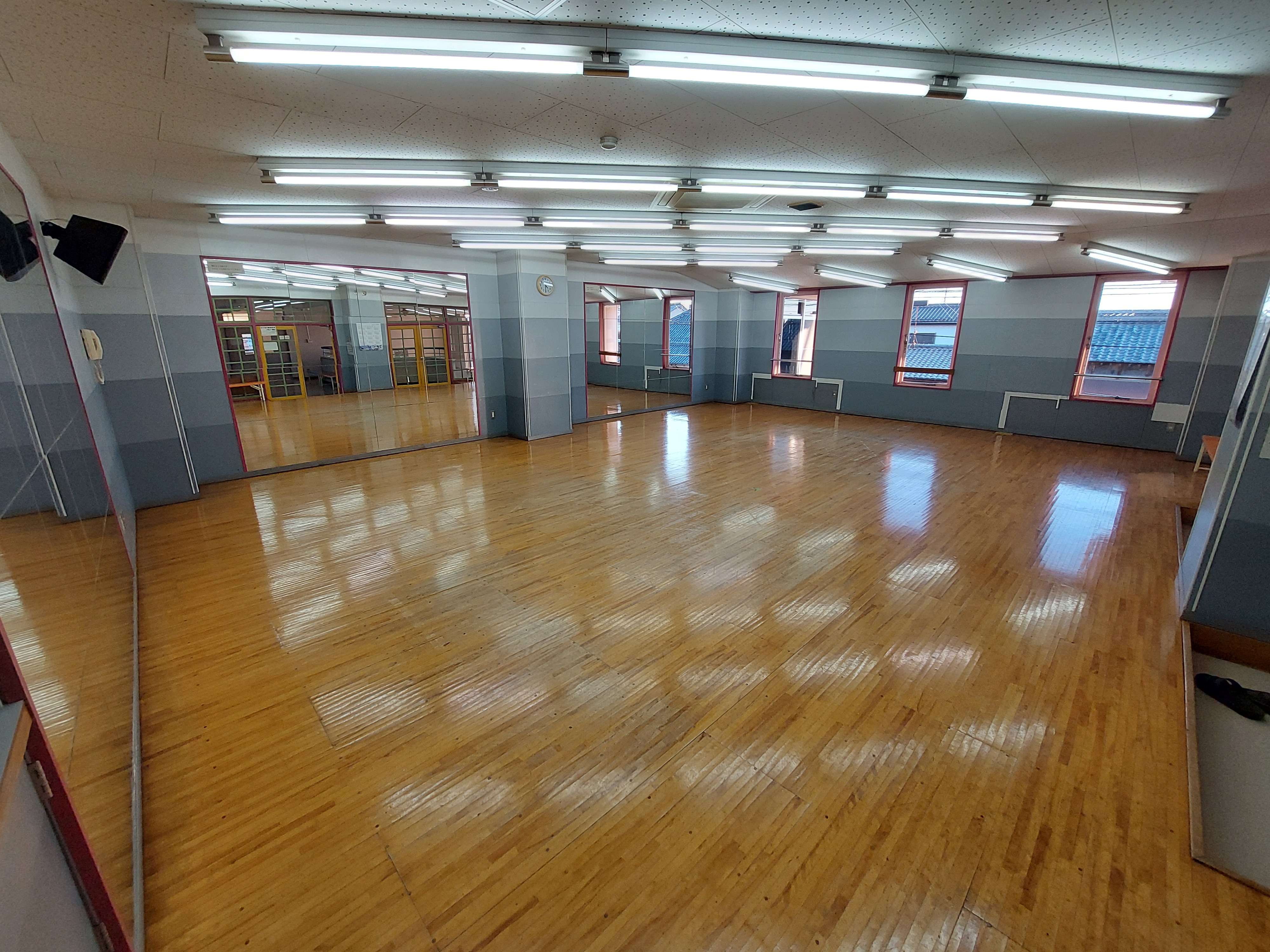 下コミ軽運動室